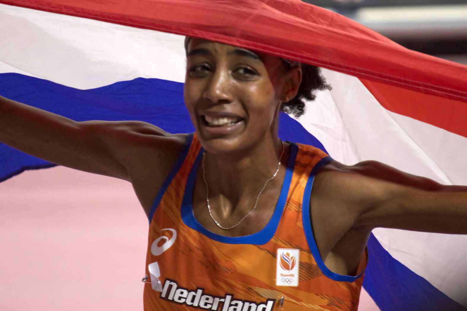 Sifan Hassan wins Gold for The Netherlands